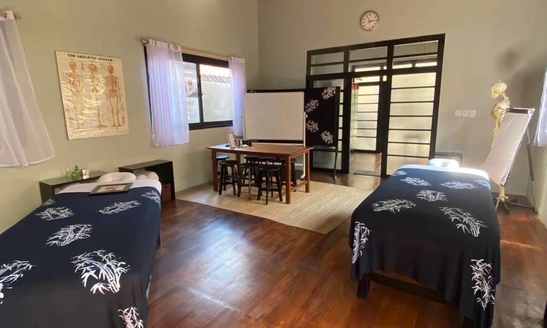 Join Our Massage Workshop at Jari Menari